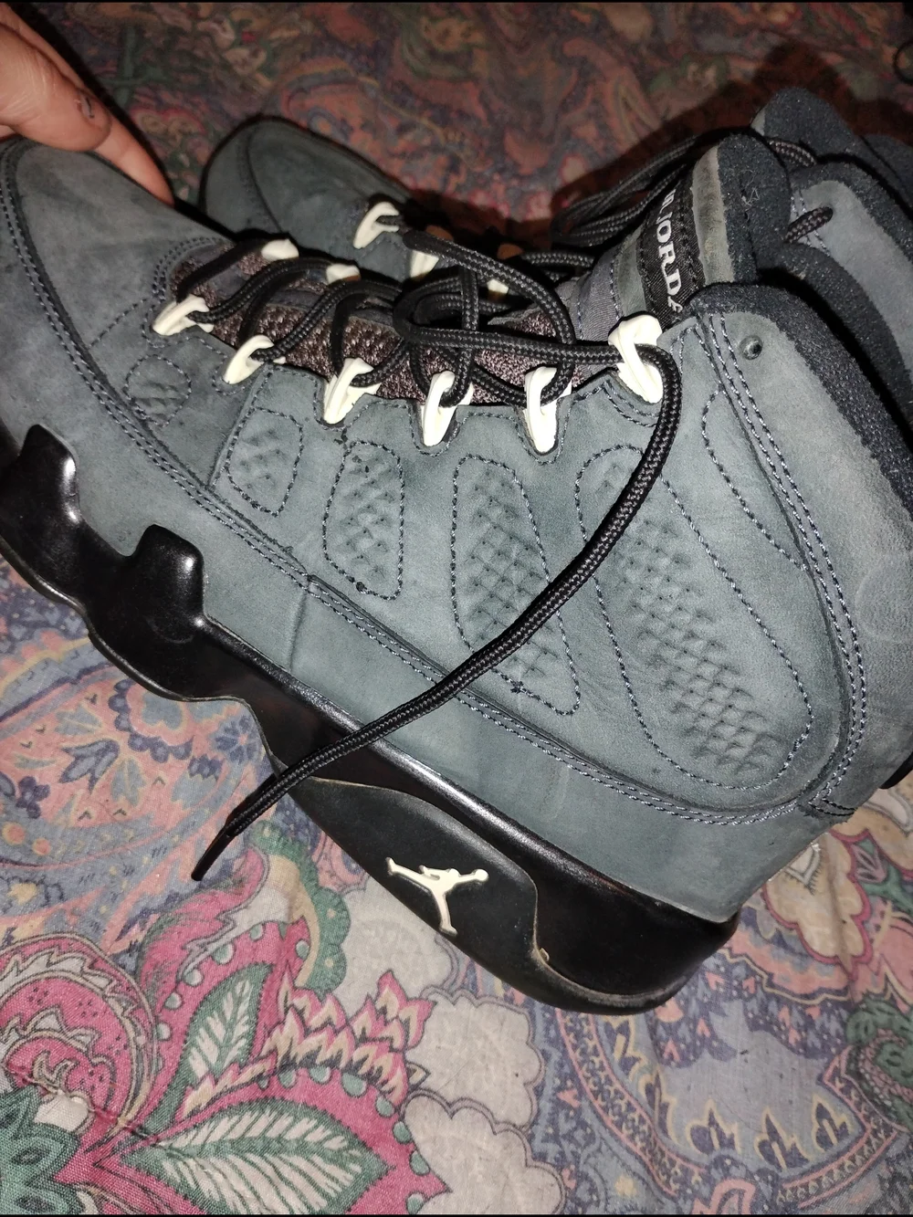 Air Jordan 9 Retro Men’s Size 8 Grey Suede High Top Sneakers